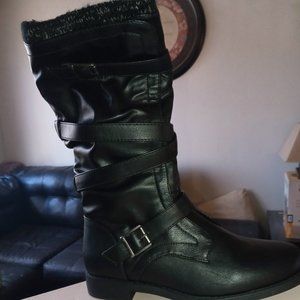 *NWT* Black Boots
